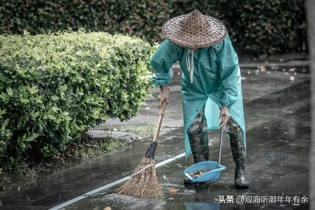 清洁工工作总结精辟短句（我是一名清洁工，风霜风露下劳作，我乐意）